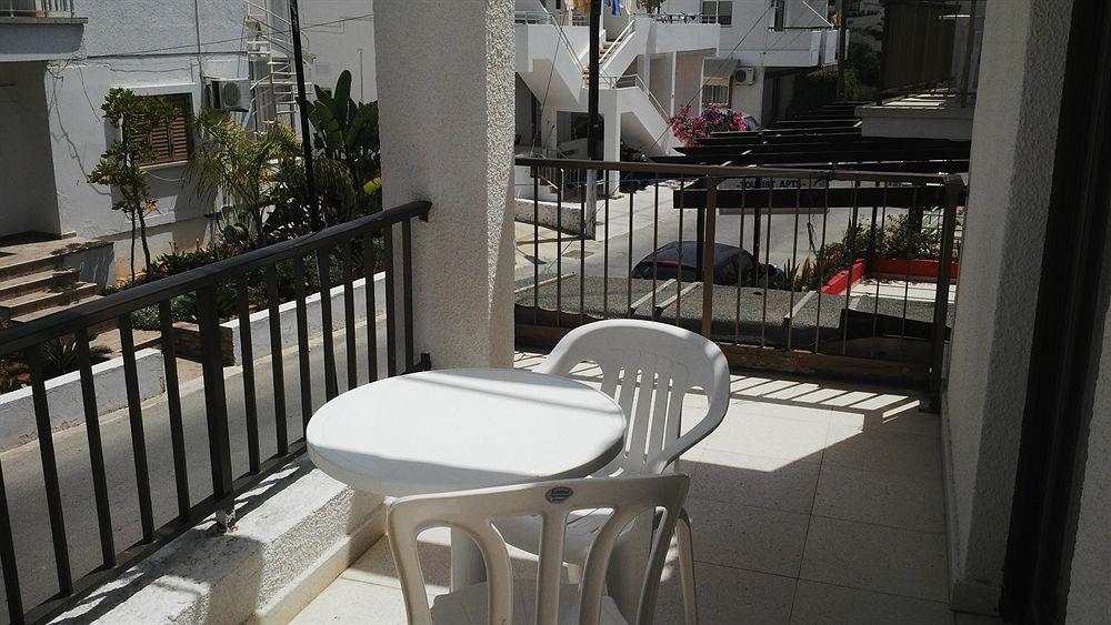 Milounapa Agia Napa Exterior foto